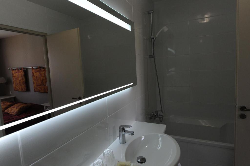 Hotel Spa Le Relais Du Bellay Montreuil-Bellay Szoba fotó