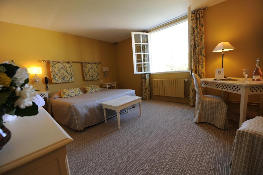 Hotel Spa Le Relais Du Bellay Montreuil-Bellay Szoba fotó