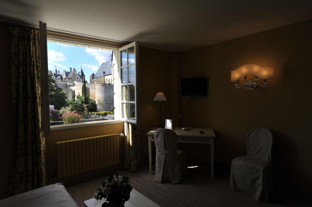 Hotel Spa Le Relais Du Bellay Montreuil-Bellay Szoba fotó