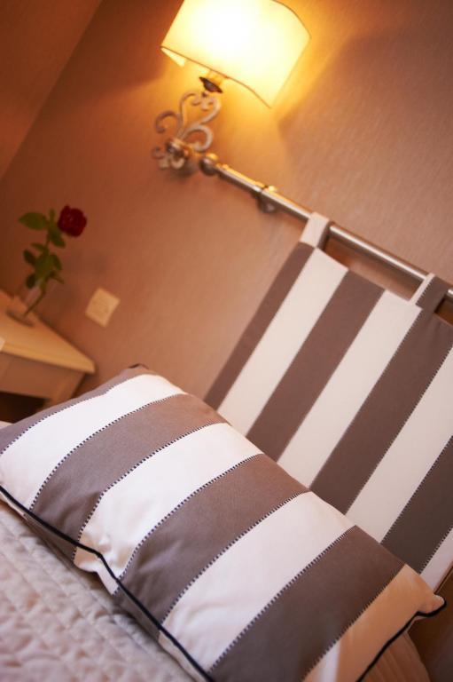 Hotel Spa Le Relais Du Bellay Montreuil-Bellay Szoba fotó