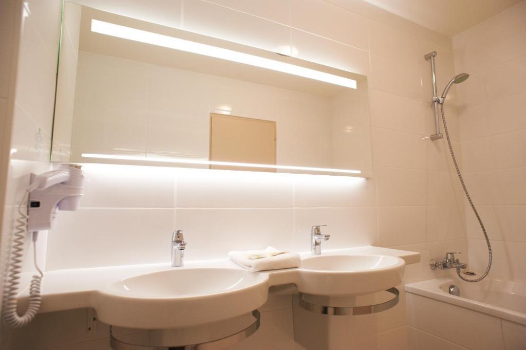 Hotel Spa Le Relais Du Bellay Montreuil-Bellay Kültér fotó